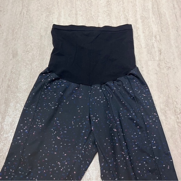 Motherhood Maternity workout leggings mesh medium - Picture 5 of 10